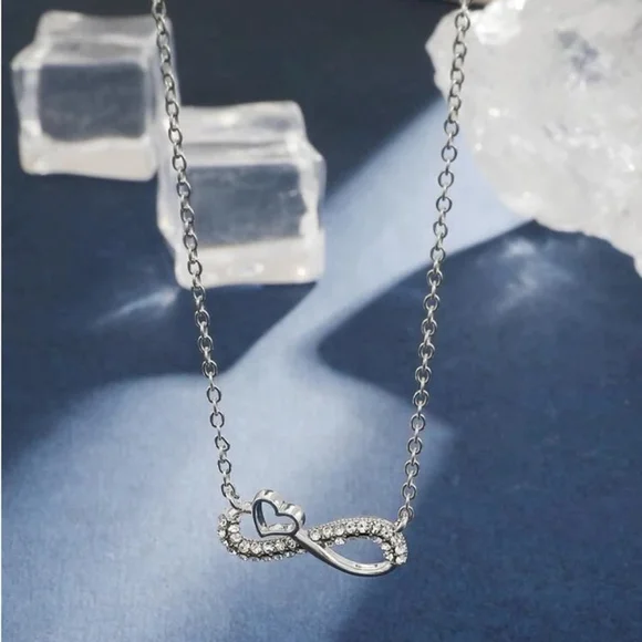 ⚠️Clearance Silver Infinity And Heart Pendant Necklace SS - Picture 3 of 5